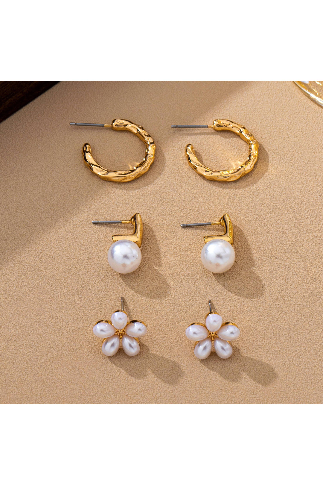 JOSSLYN by wall to wall - Pearl &amp; Floral Gold Textured Earring Set | 80E63276: GOLD - Vintage Dragonfly Boutique
