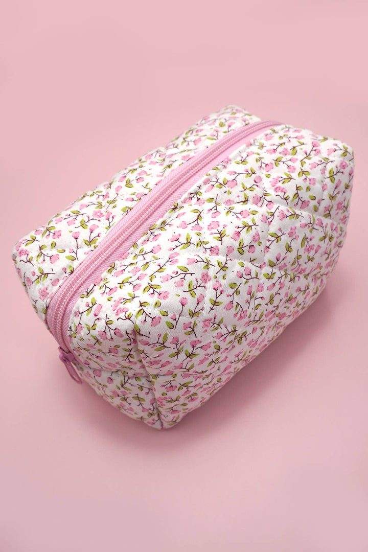 JOSSLYN by wall to wall - DITSY QUILTED COTTON FLORAL COSMETIC POUCH BAG | Pink