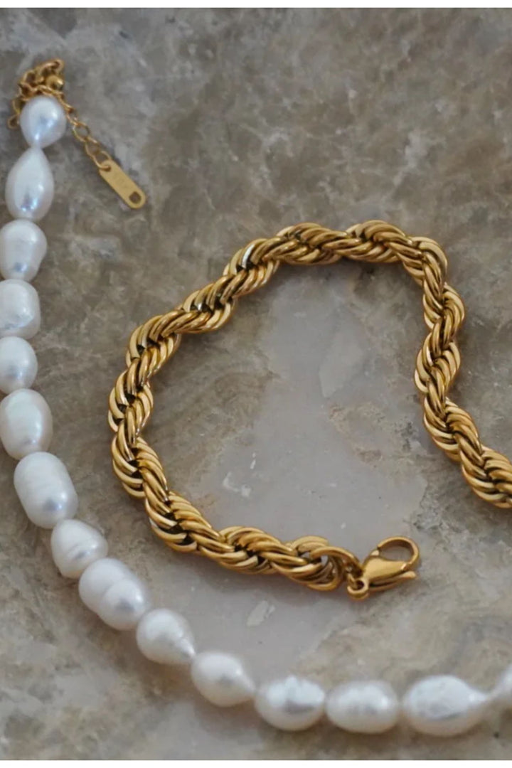 Chansutt Pearls Necklaces