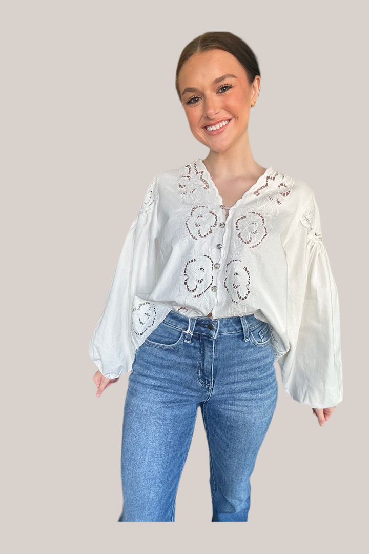 Aaron & Amber Embroidered Denim Jacket – Off-White Boho Style Layering Piece