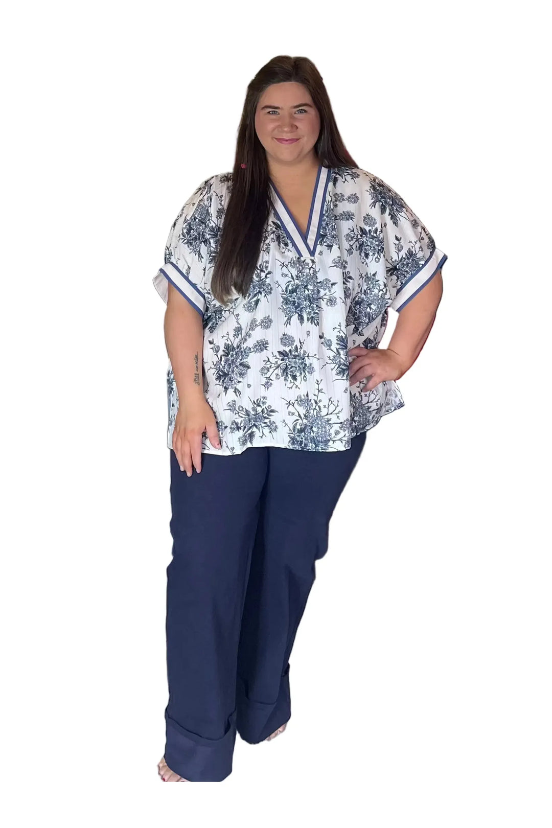 ENTRO Mid-Rise Cropped Jeans with Cuffed Hem & Stretch - Vintage Dragonfly Boutique