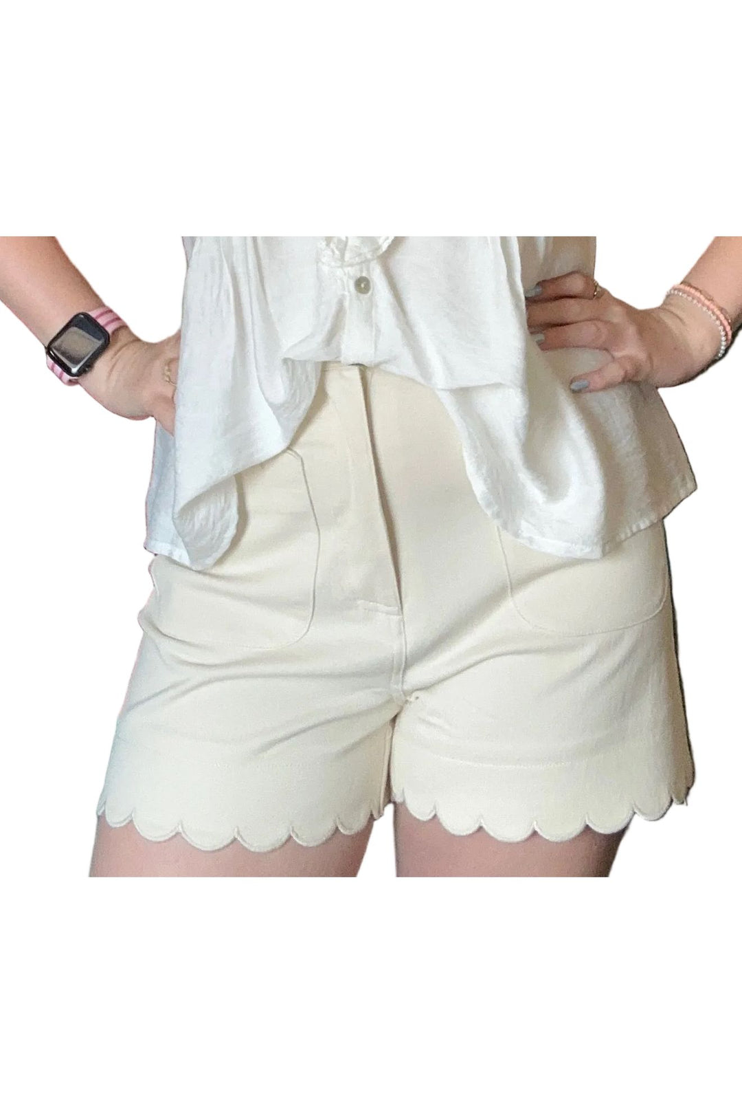 Entro Cream Scalloped Hem Shorts