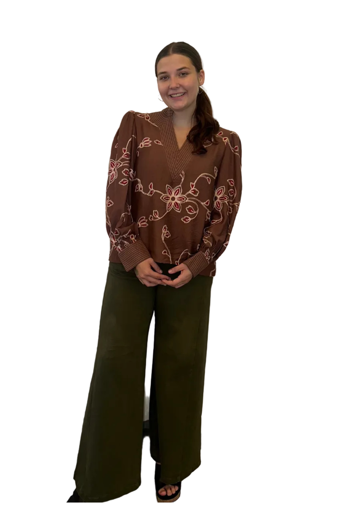 Entro Floral Embroidered Collared Top