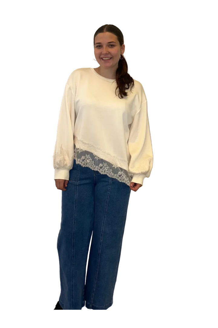 Entro Lace Hem Pullover Top