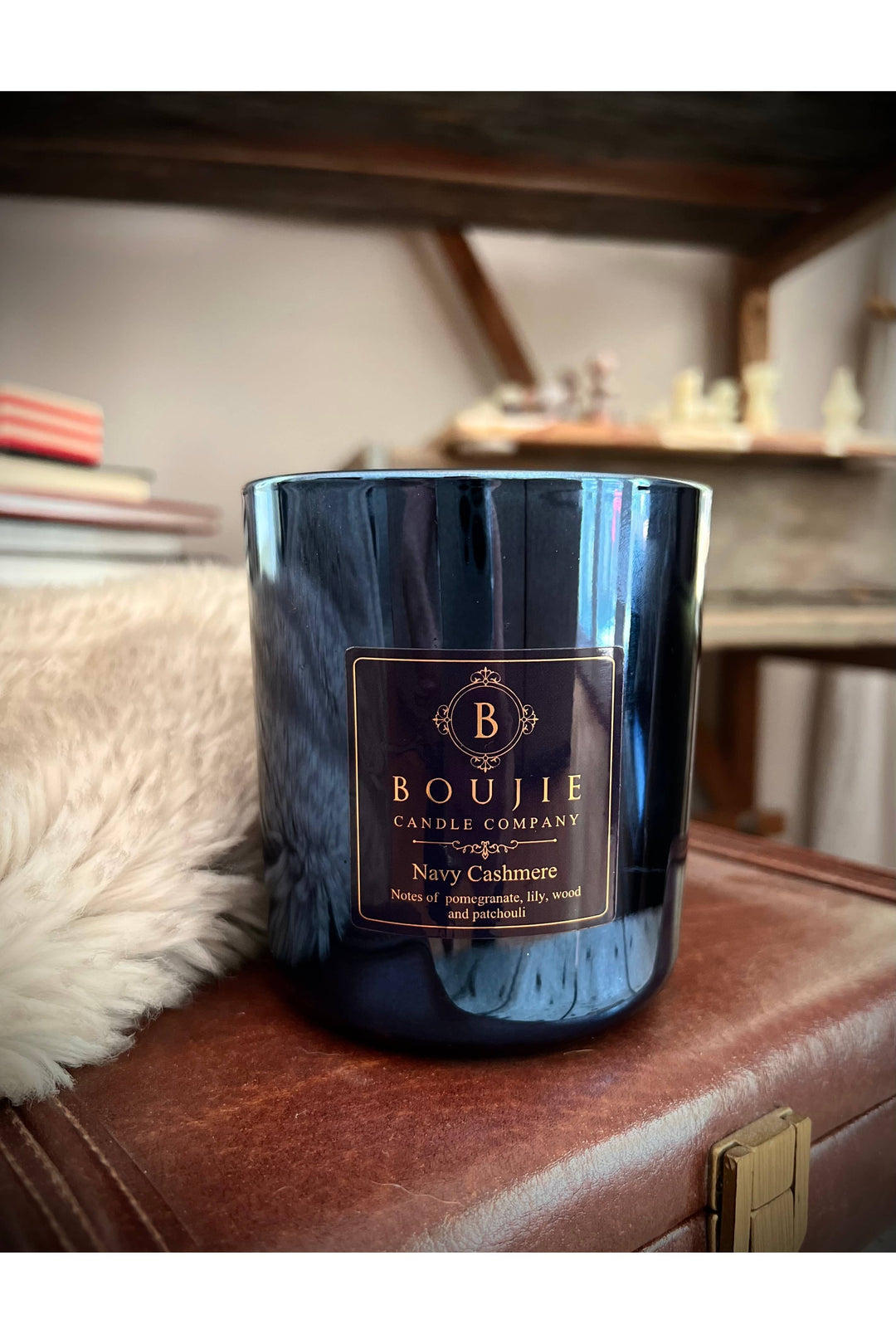 Boujie Candle Company - Boujie Navy Cashmere Jar Filled Candle: Wood Wick / 14 oz Glass Vessel