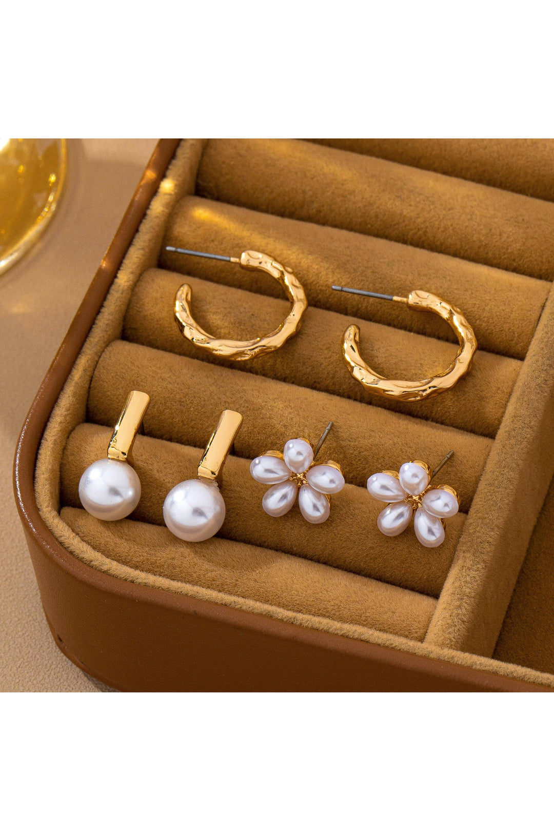 JOSSLYN by wall to wall - Pearl &amp; Floral Gold Textured Earring Set | 80E63276: GOLD - Vintage Dragonfly Boutique