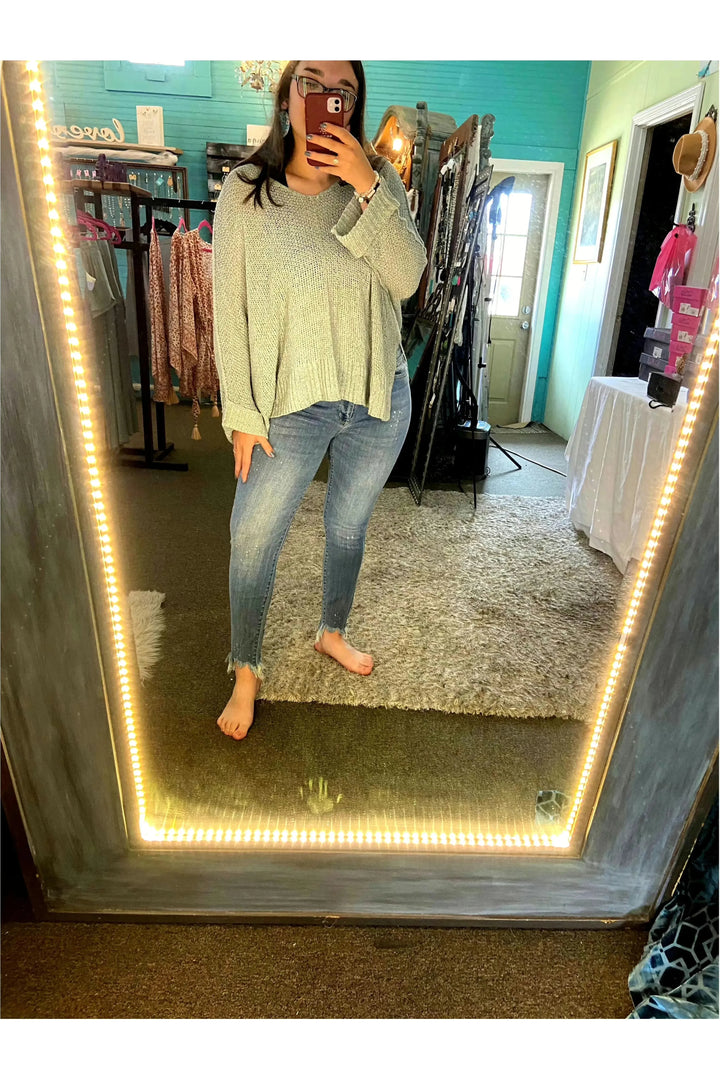Medium Wash Midrise BLEACH Splash Shark-bite Jeans-Bottoms-Judy Blue-Vintage Dragonfly-Women’s Fashion Boutique Located in Sumrall, Mississippi