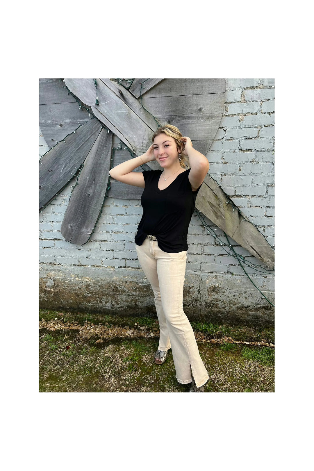 V-Neck Pocket Tee - Vintage Dragonfly Boutique