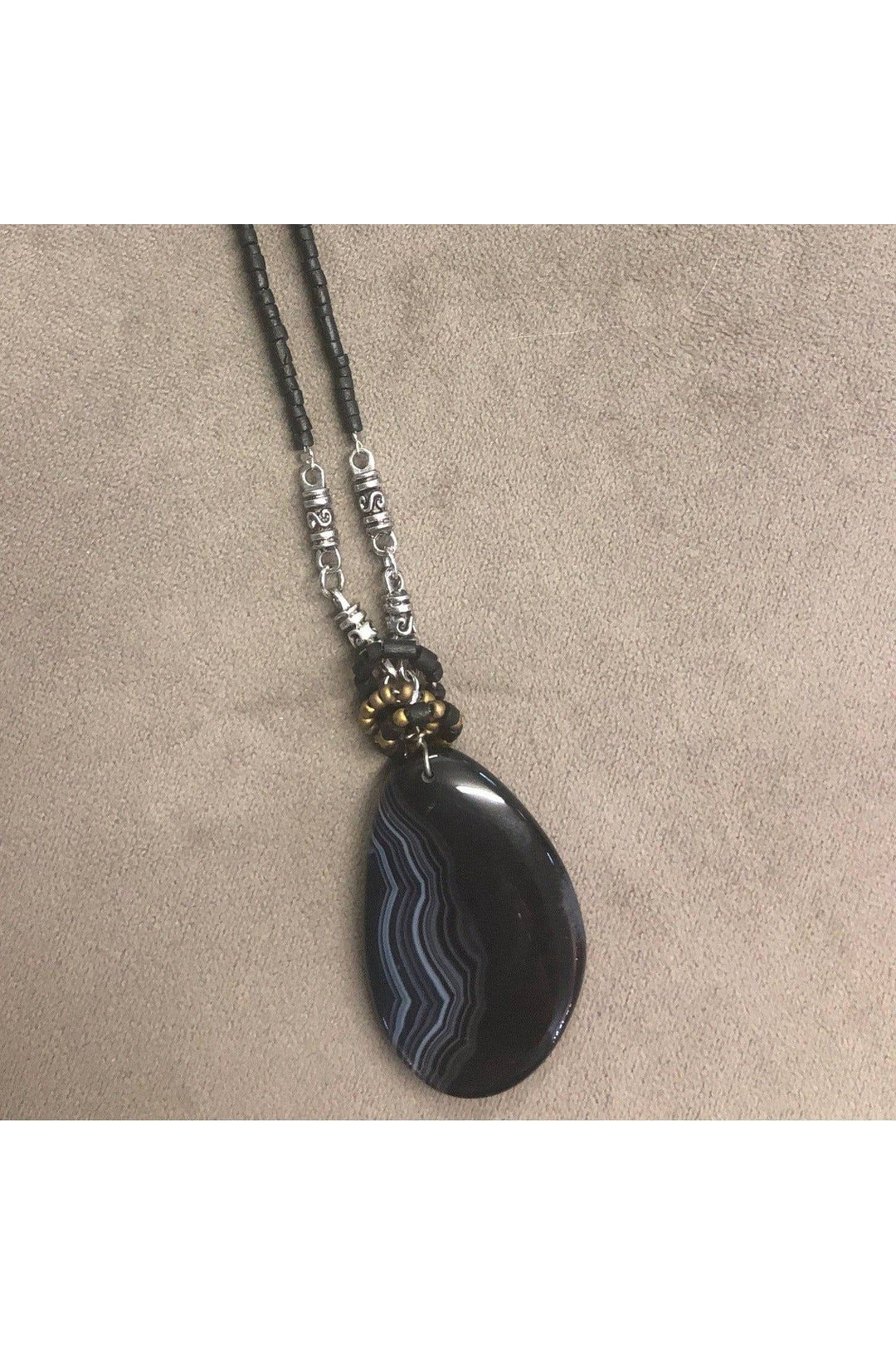 Treska Agate Pendant Necklace-Jewelry-Treska-Vintage Dragonfly-Women’s Fashion Boutique Located in Sumrall, Mississippi